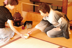 kimono kuroudo miyamoto's speciality tea ceremony